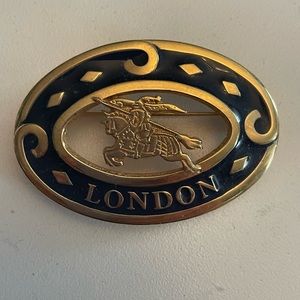 AUTH VINTAGE BURBERRYS OF LONDON GOLD PLATED PIN BROOCH W/PRORSUM KNIGHT SYMBOL